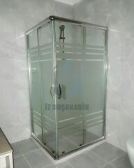 İZDUŞAKABİN KARE VE DİKDÖRTGEN PARLAK PROFİL DESENLİ CAM 5MM H:190