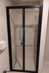 İZDUŞAKABİN  KATLANIR KAPI  (AKORDİYON KAPI) SİYAH PROFİL  H: 190CM